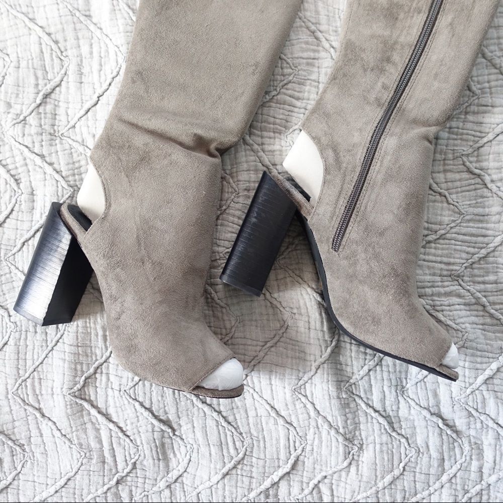 UO x Jeffrey Campbell Capricorn Over-The-Knee Boot - Picture 7 of 8
